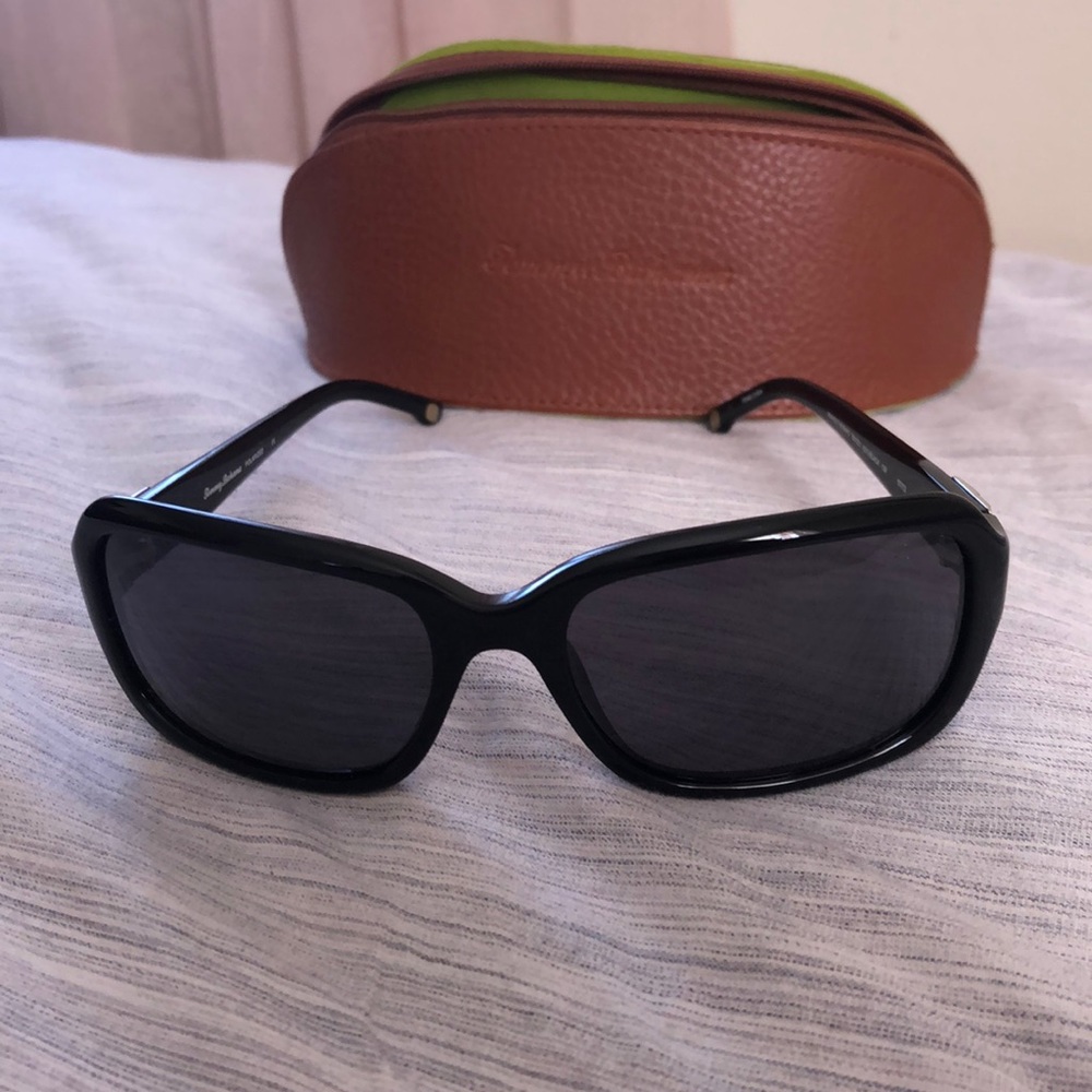 Tommy Bahama black sunglasses